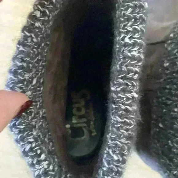 Womens boots worn one time - Picture 5 of 6